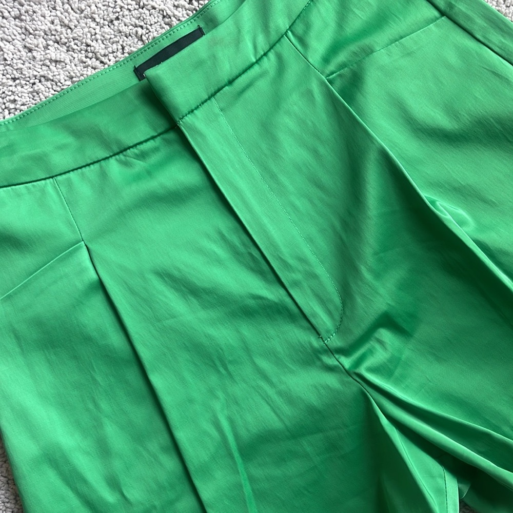 Shorts - Picture 2 of 4